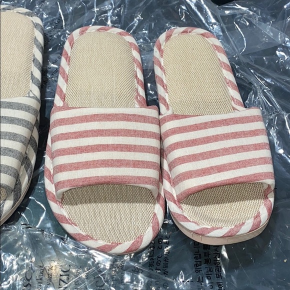 STRIPED SLIDES - Picture 3 of 7